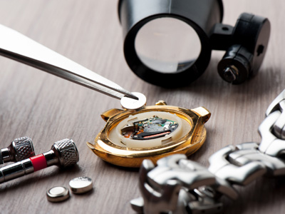 Replacing a battery in a watch